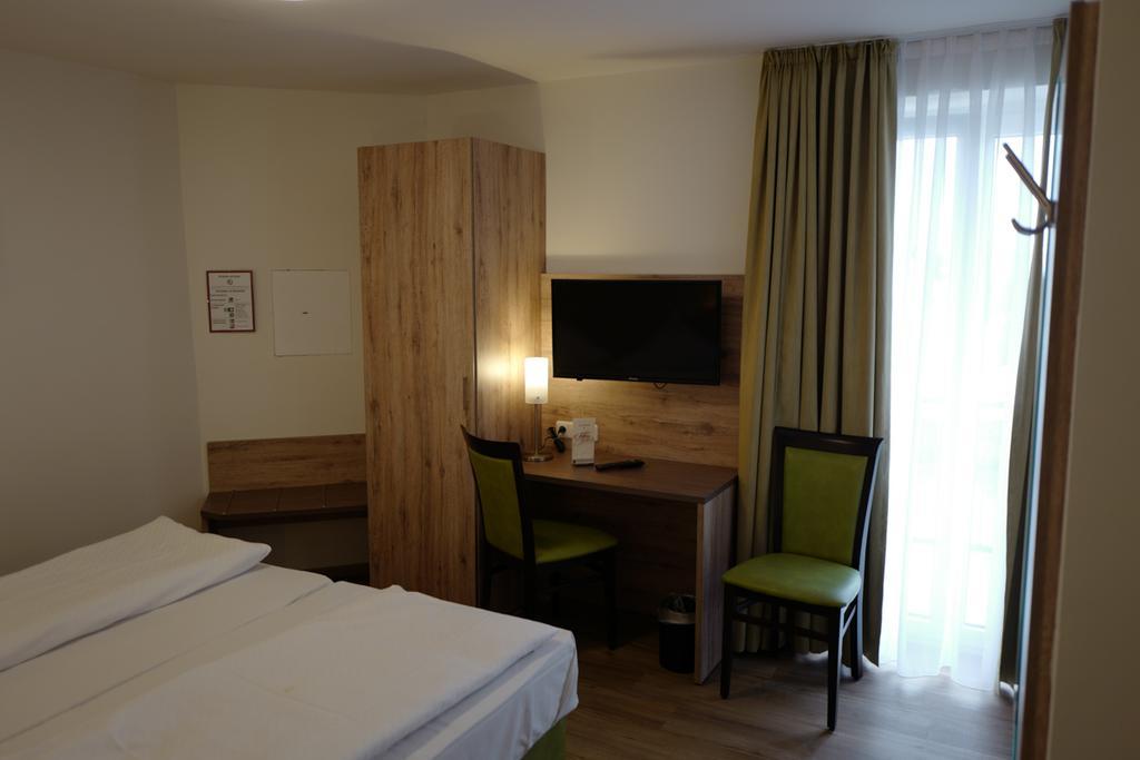 Hotel Stern ゲルストホーフェン エクステリア 写真