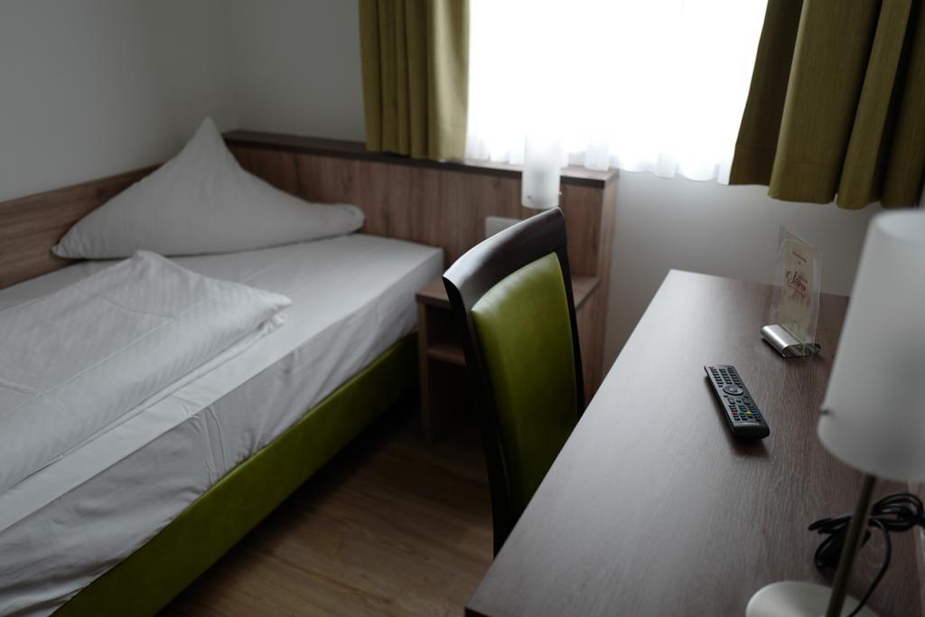 Hotel Stern ゲルストホーフェン エクステリア 写真